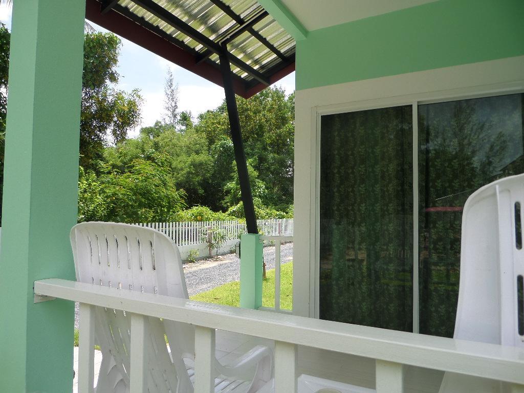 Lanta Triple Novel Hotel Ko Lanta Exterior foto