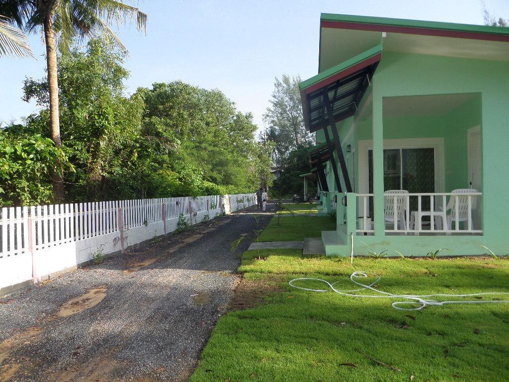 Lanta Triple Novel Hotel Ko Lanta Exterior foto