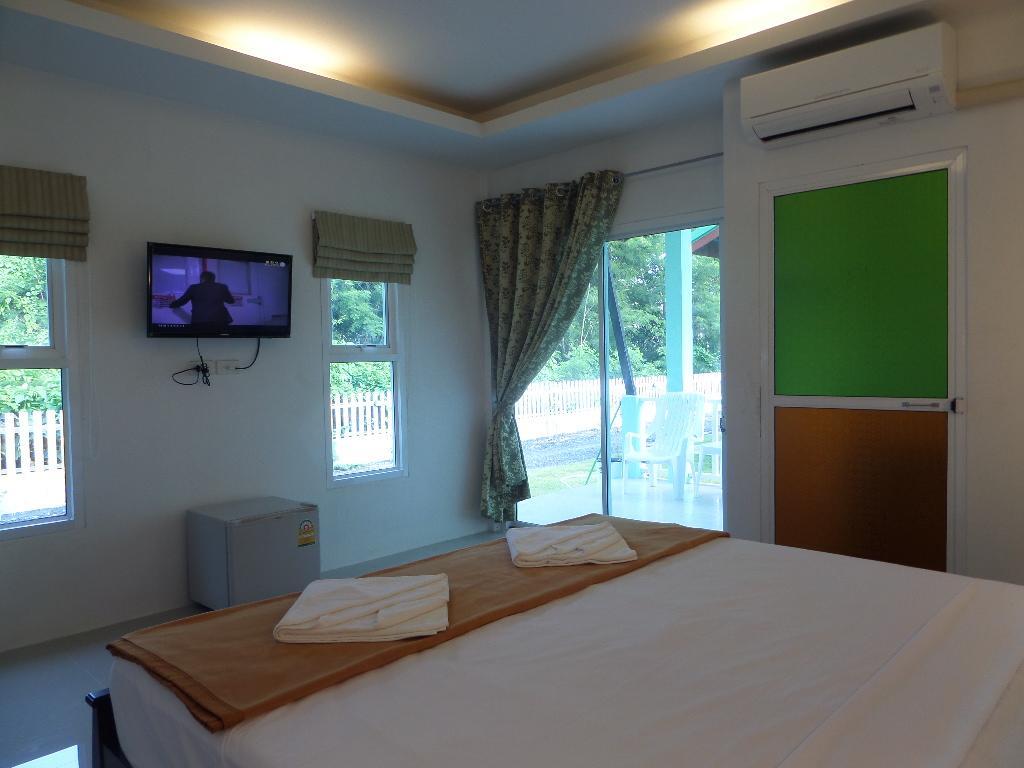 Lanta Triple Novel Hotel Ko Lanta Exterior foto