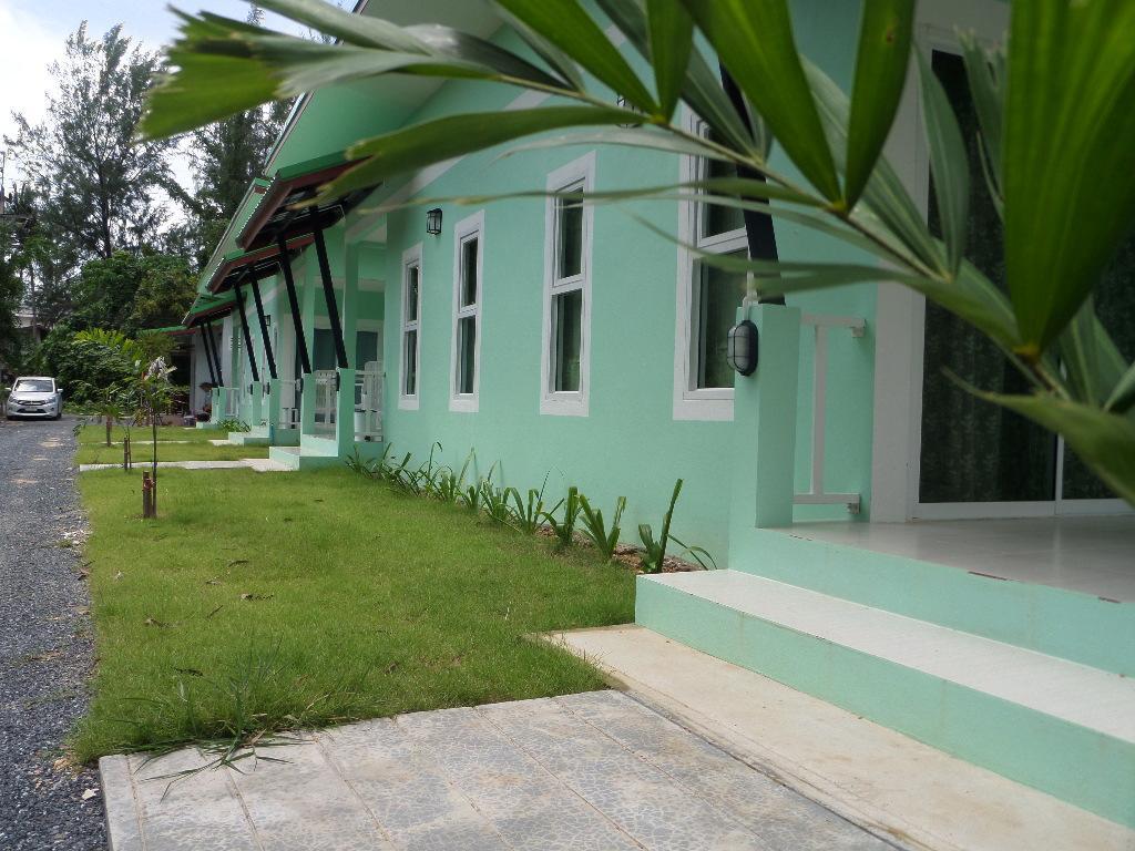 Lanta Triple Novel Hotel Ko Lanta Exterior foto