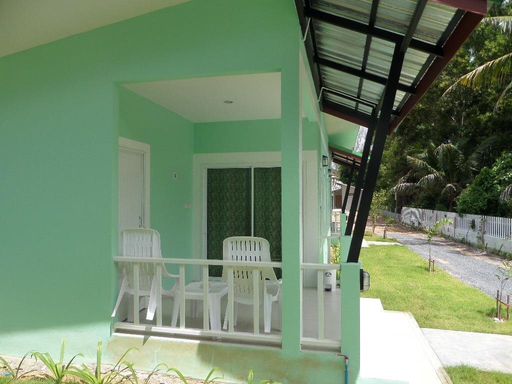 Lanta Triple Novel Hotel Ko Lanta Exterior foto