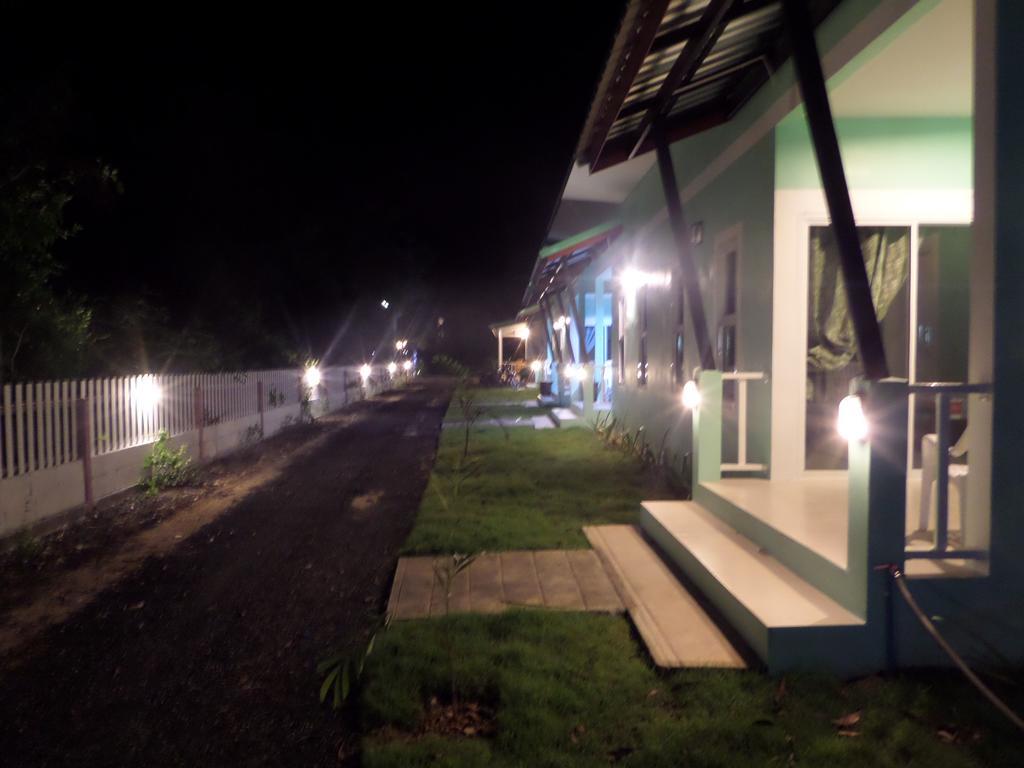 Lanta Triple Novel Hotel Ko Lanta Exterior foto