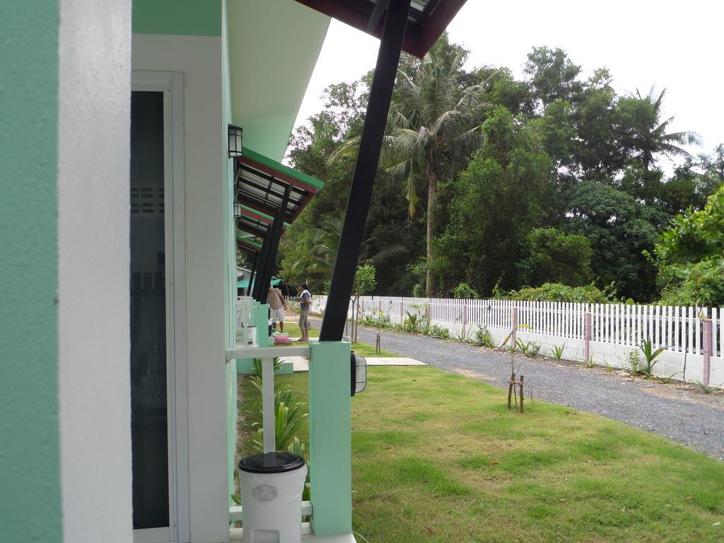 Lanta Triple Novel Hotel Ko Lanta Exterior foto